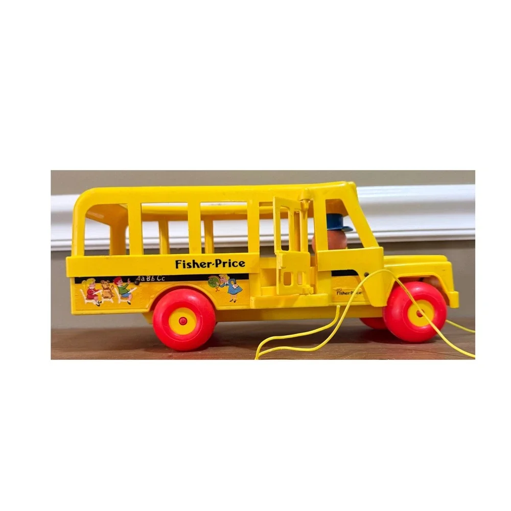 Vintage 1984 Fisher-Price Little People School Bus 192 Yellow Pull Toy Driver